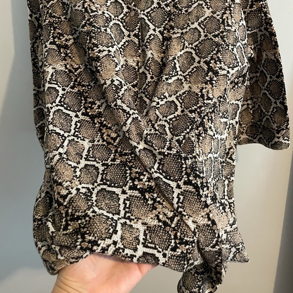Alison Andrews animal print blouse 007 - Picture 4 of 7